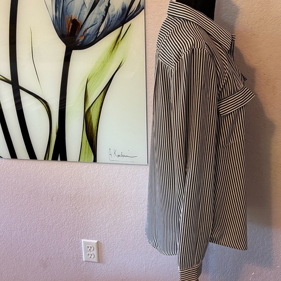 shirt size medium - Picture 2 of 6